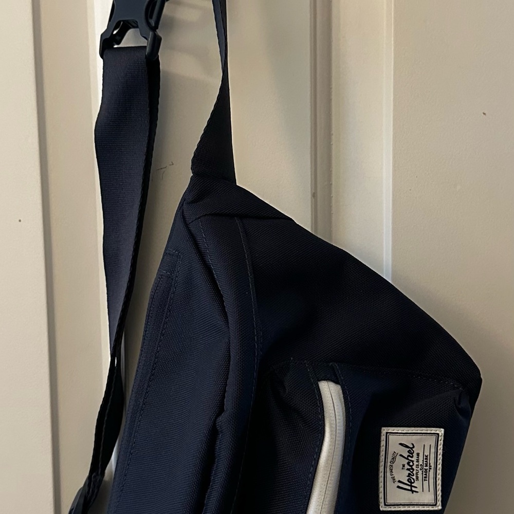 Herschel Supply Company Navy Cross Body Bag Minimalist Design